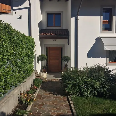 דירה Tricesimo Apartment
